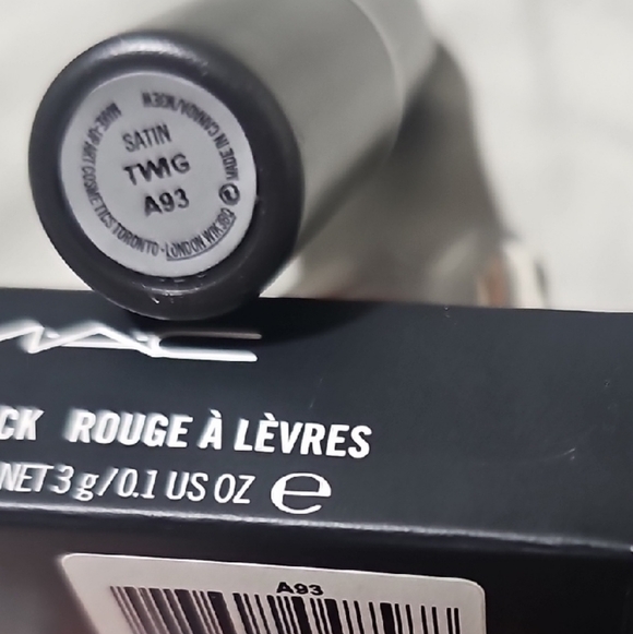 MAC Cosmetics Pink Lipstick and Pencil Duo - Picture 5 of 9